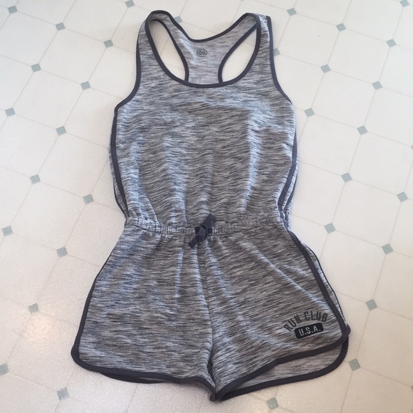 SO Pants - 3/10$ Romper M